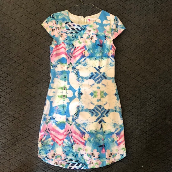 Beautiful mini dress perfect for summer - Picture 1 of 3